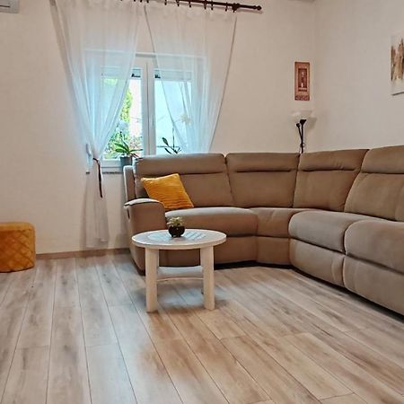 Apartment Nereo Senj  Buitenkant foto